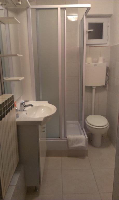 Apartments & Rooms Korzo Slavonski Brod Kamer foto
