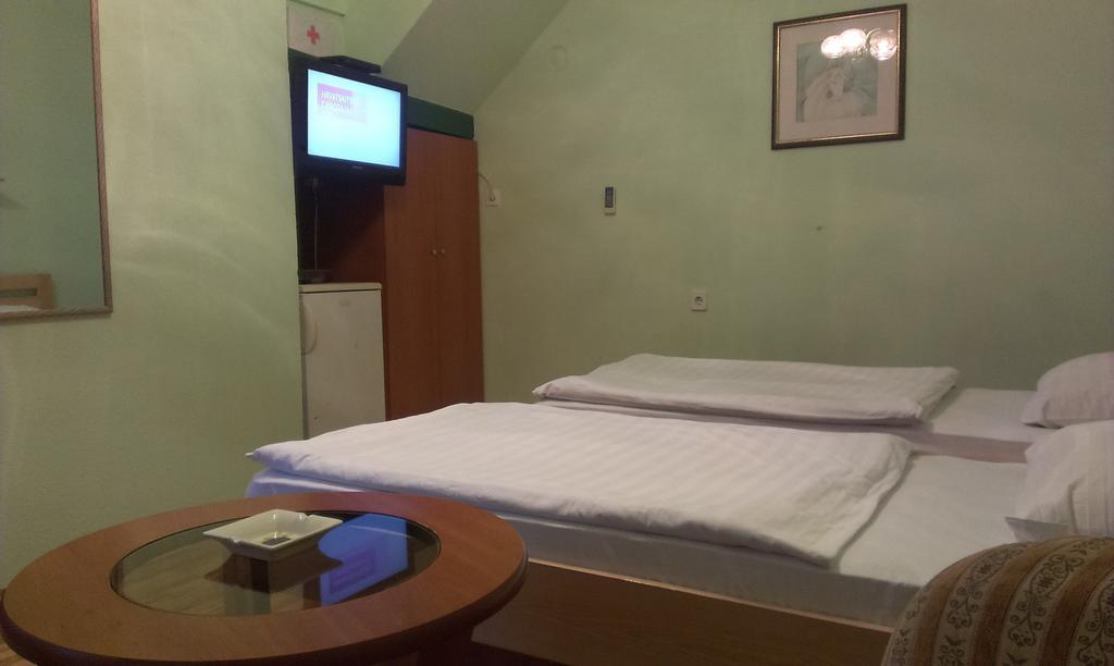 Apartments & Rooms Korzo Slavonski Brod Kamer foto