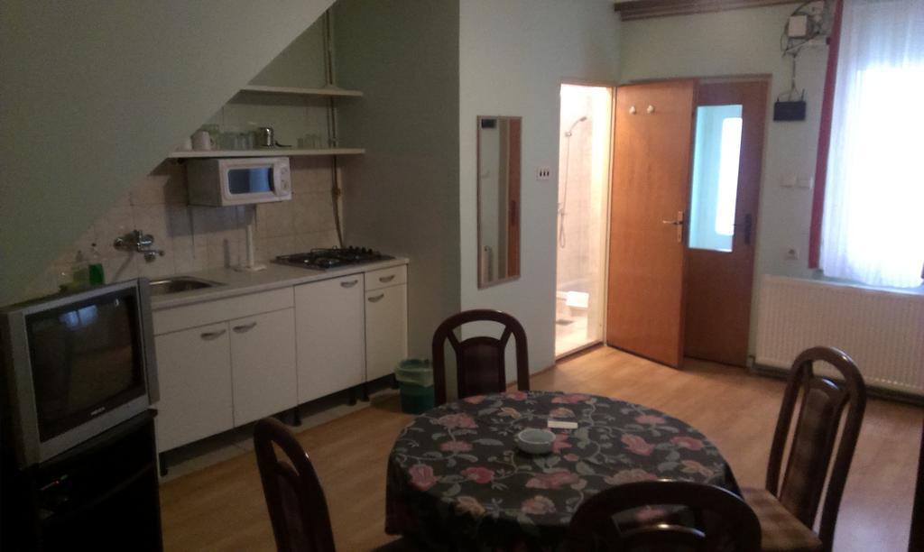 Apartments & Rooms Korzo Slavonski Brod Kamer foto